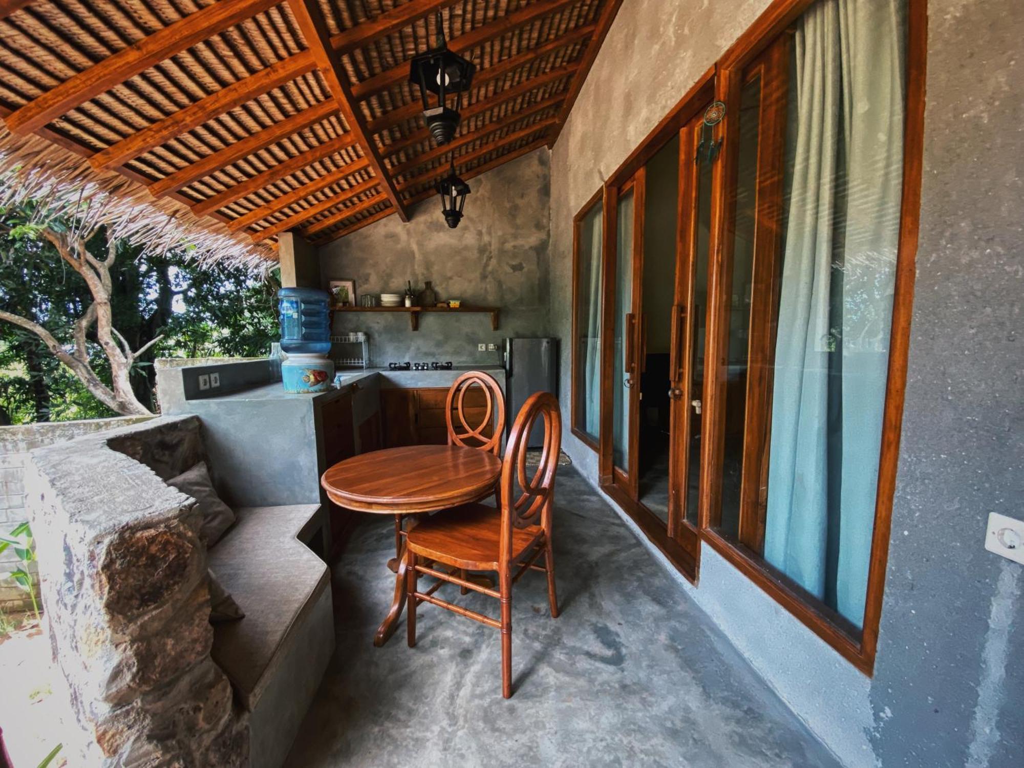 Basa-Basi Lodge Karimunjawa Exterior photo