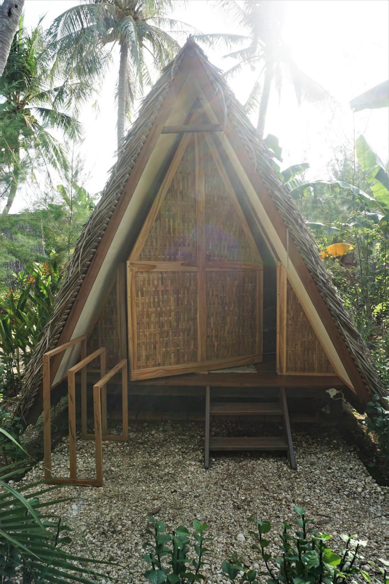 Basa-Basi Lodge Karimunjawa Exterior photo